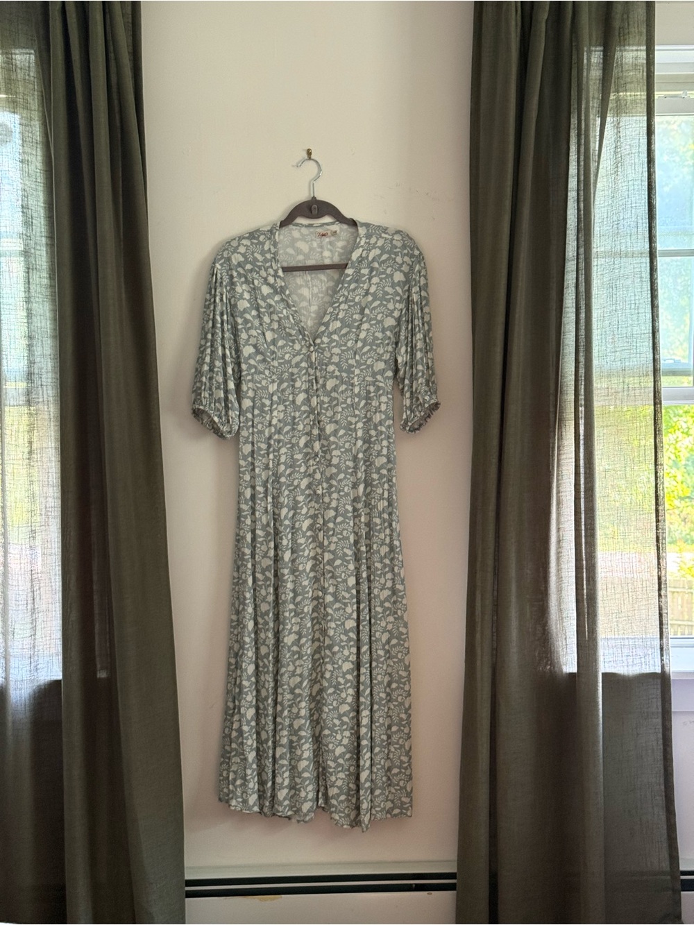 Faherty Sage Floral V-Neck Midi Dress